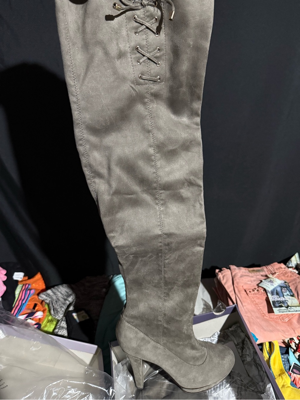 Jennifer Lopez Purple and Cream Shoe Box - Picture 3 of 10